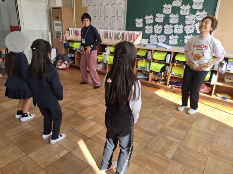 笑顔がつながるはじまりの一歩 〜子どもたちと親子に広がるブレイン体操〜 ブレイントレーナー小張典子さん