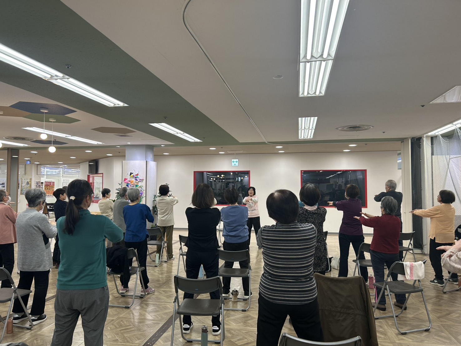 「認知症予防！ブレイン体操！」の呼びかけに集まった31名の笑顔 〜滋賀県彦根市”みんなの広場”に広がった希望のブレイン体操〜